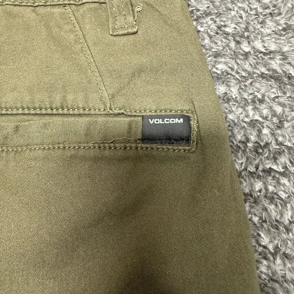 Volcom Mens Shorts Size 30 Olive Green Casual Flat Front Chino Skate - Picture 4 of 7